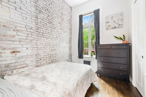 Rented by Compass | media 10