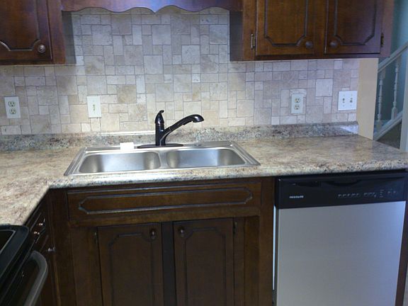 3rd image of 920 Dalzell St
