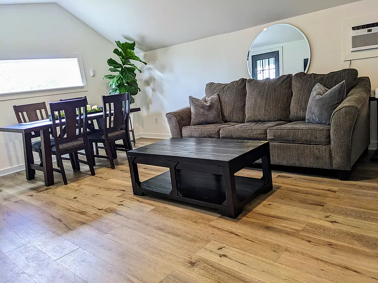 912 N Chestnut St #2 — Photo 6