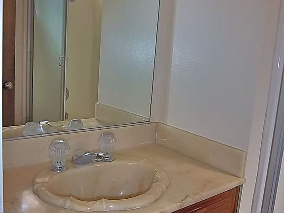 5th image of 555 Evergreen St APT 9