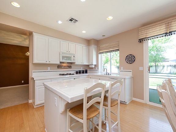 4th image of 961 Palmer Cir