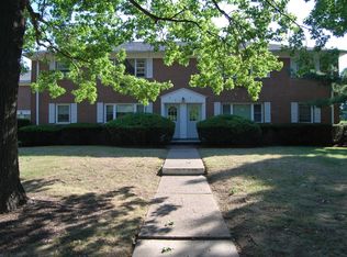8 Manchester Ct, Wayne, NJ 07470
