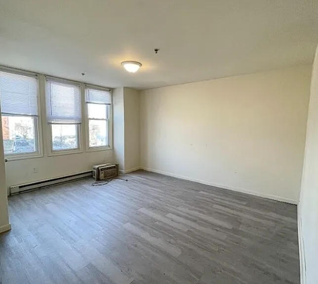 317 S 60th St — Photo 1