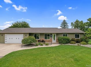 230 W Barron Rd, Howell, MI 48855