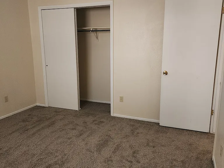 1025 Delaware Dr #3 — Photo 8