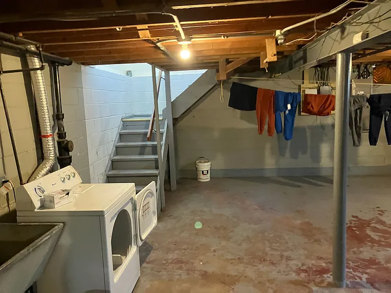 930 S Midvale Blvd — Photo 23