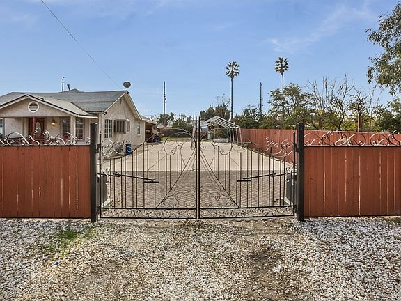 4th image of 15217 Ceres Ave