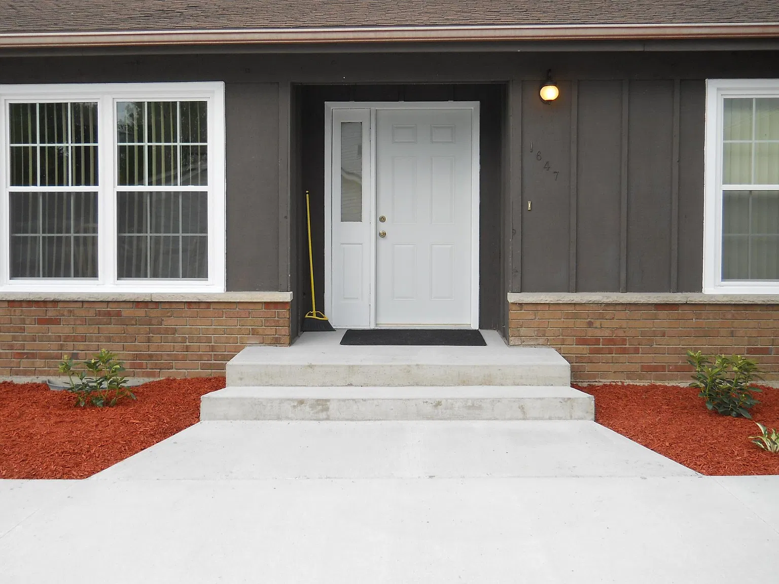 2 bed, 1300 sqft, $1,500 — Photo 3