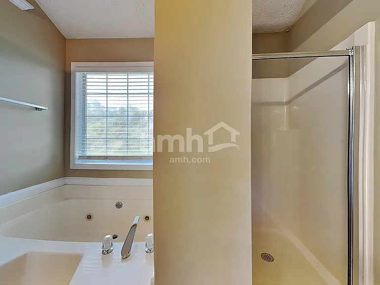 1545 Maple Pointe Ct — Photo 13