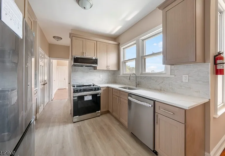 49-51 Caldwell Pl — Photo 1