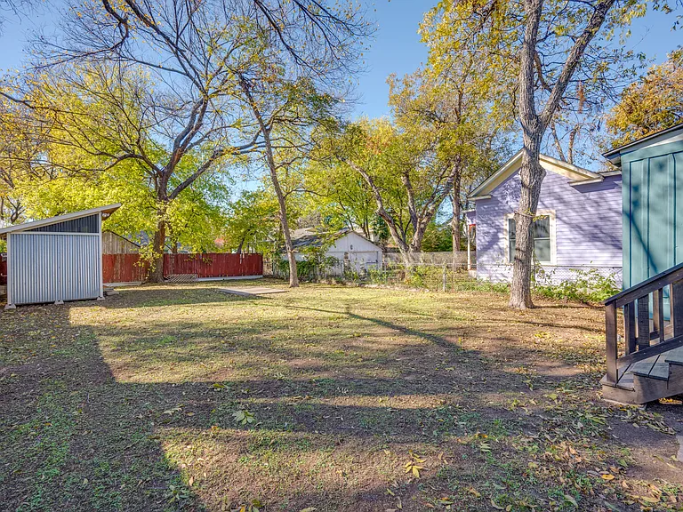 1303 Canterbury St — Photo 22