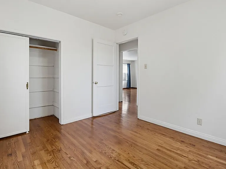 7134 Hybeth Dr — Photo 32