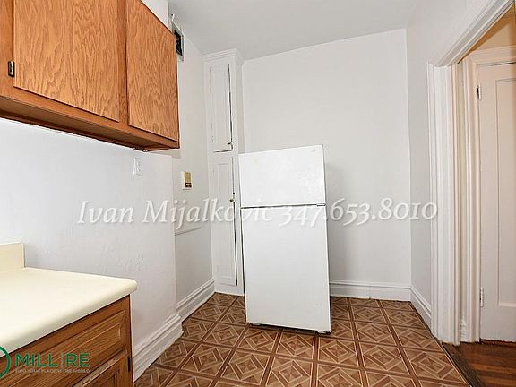 5th image of 3420 32nd St APT 4L