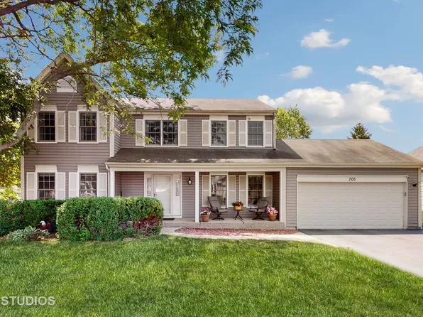 705 River Oaks Ln, Island Lake, IL 60042