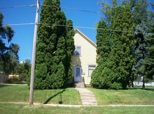 327 W Front Ave, Stockton, IL 61085