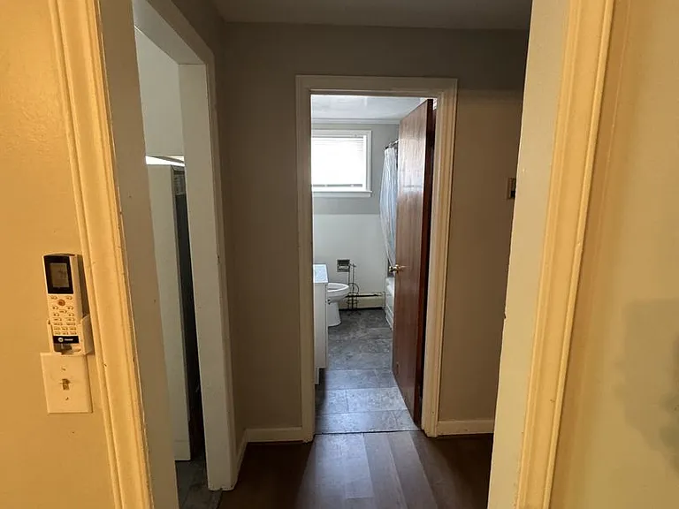 1018 Montgomery St — Photo 2