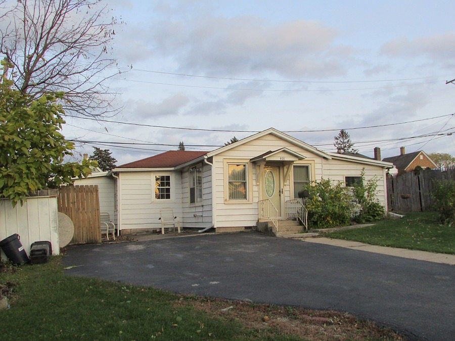 2nd image of 418 Walnut St