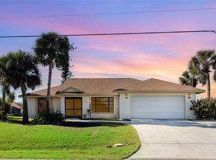 31 Bunker Rd, Rotonda West, FL 33947