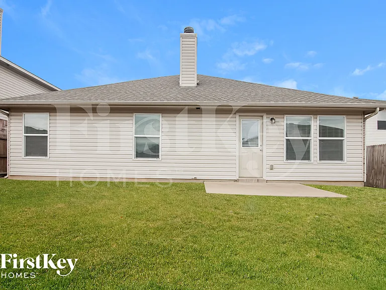 1305 Haley Ln — Photo 14