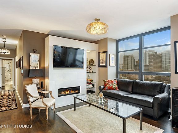 2nd image of 1600 S Prairie Ave Unit 1202