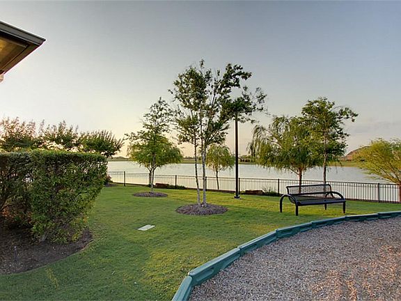 3rd image of 9538 Flora Rock Ln