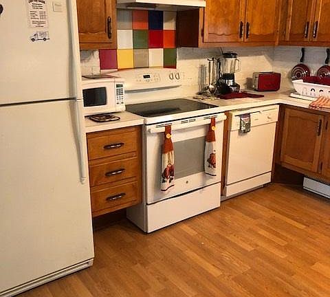 3rd image of 68 E Dorchester Dr