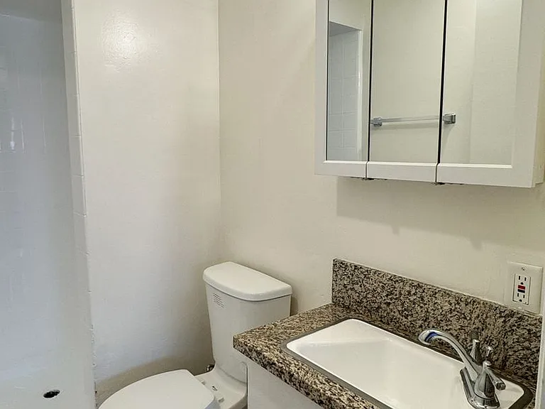 1740 Freeman Ave. — Photo 14