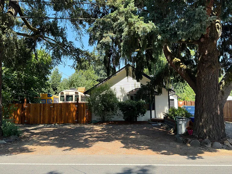 55 Howard Ave — Photo 30