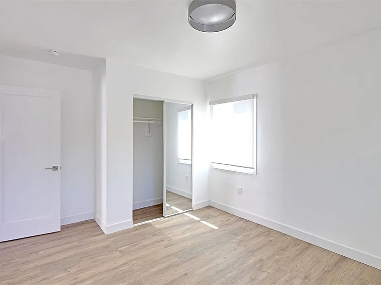 4233 Burns Ave — Photo 34