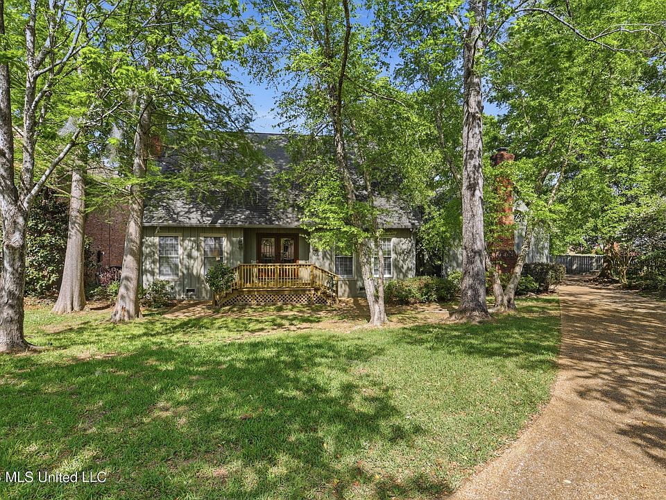 1st image of 9 Avery Cir