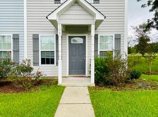 100 Parrot Landing Dr, Hubert, NC 28539