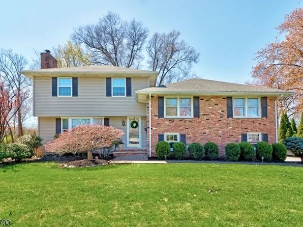 2 Midwood Dr, Florham Park Boro, NJ 07932