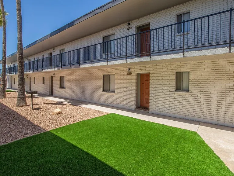 Icon Apartments — Photo 13