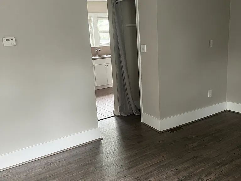 508 N Troy St — Photo 3