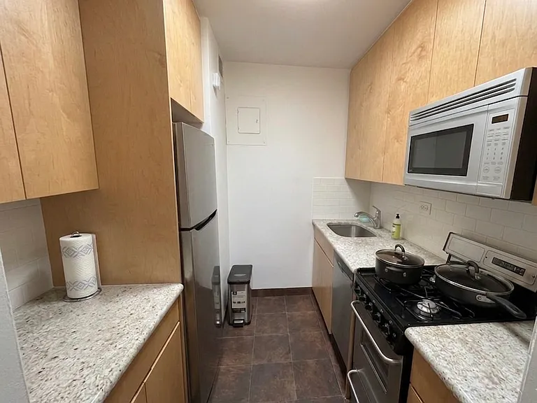 245 E 54th St #29C — Photo 4