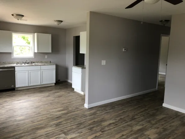 5 Russell Dr, Benton, MO 63736