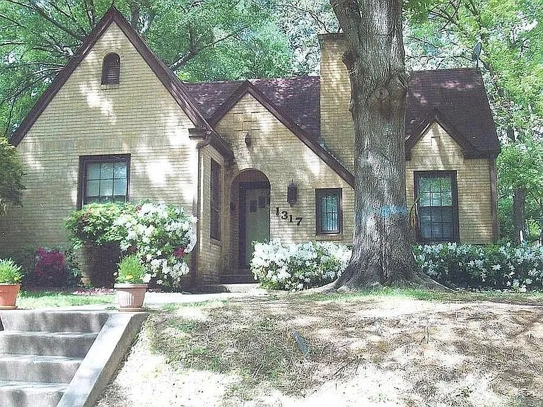 1317 Sneed Dr — Photo 1