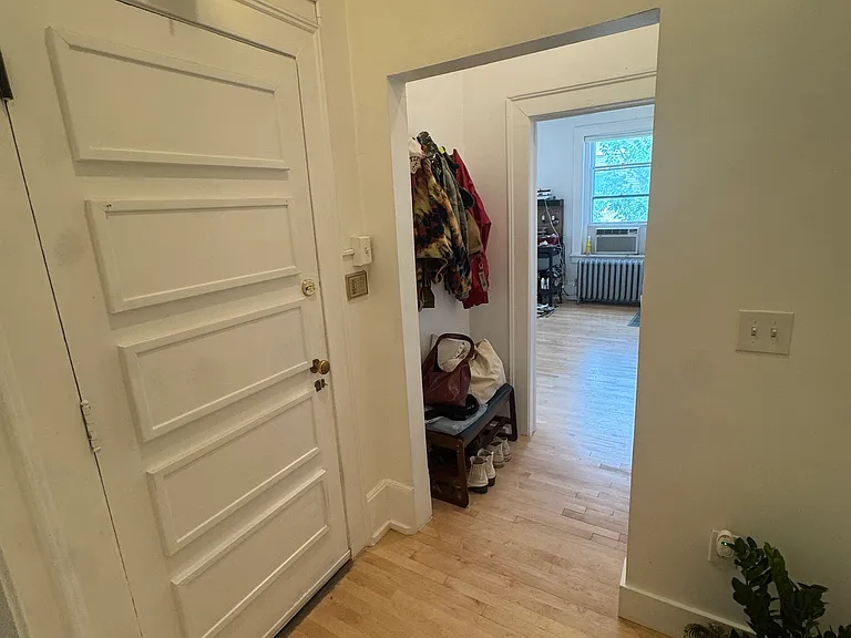 445 E 9th Ave #4 — Photo 9