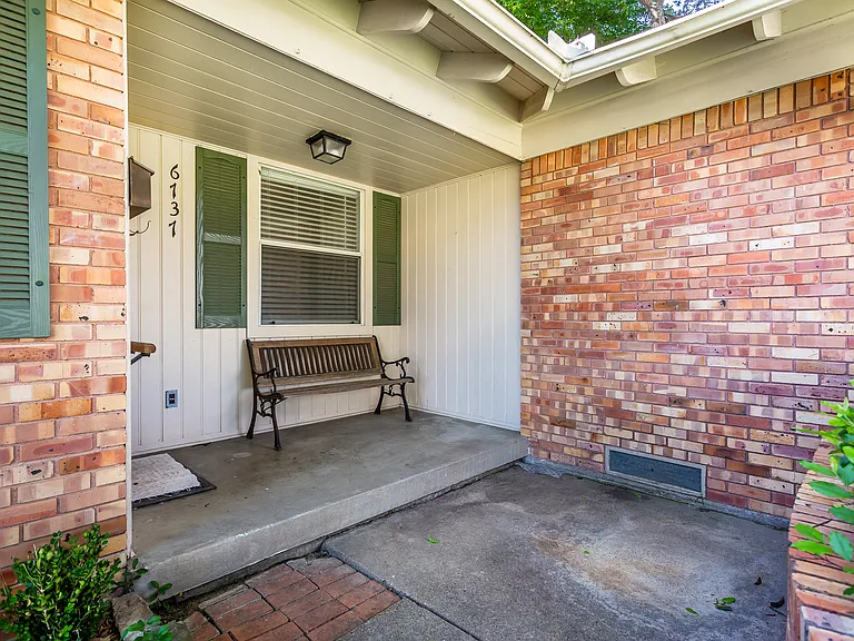 6737 Lakefair Cir — Photo 35