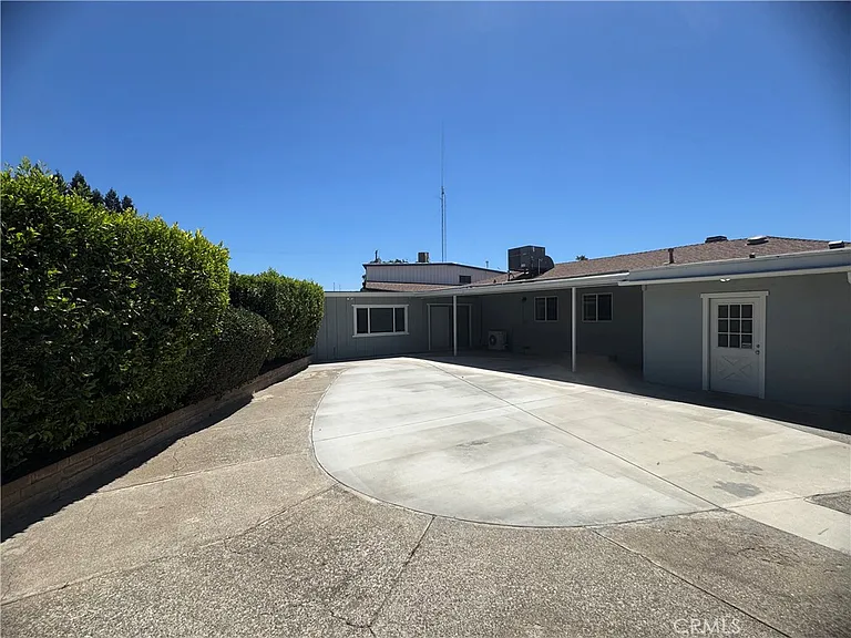 2100 Kennedy Ave — Photo 34