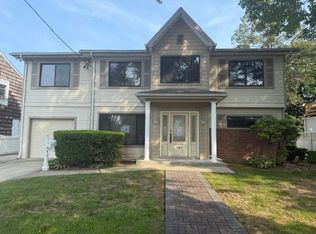 1357 Kew Ave, Hewlett, NY 11557
