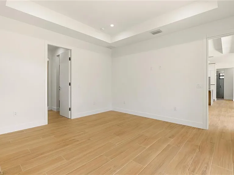 1514 47th Ave NE — Photo 24