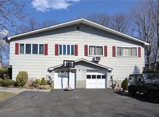 43 Lillian St, Pomona, NY 10970