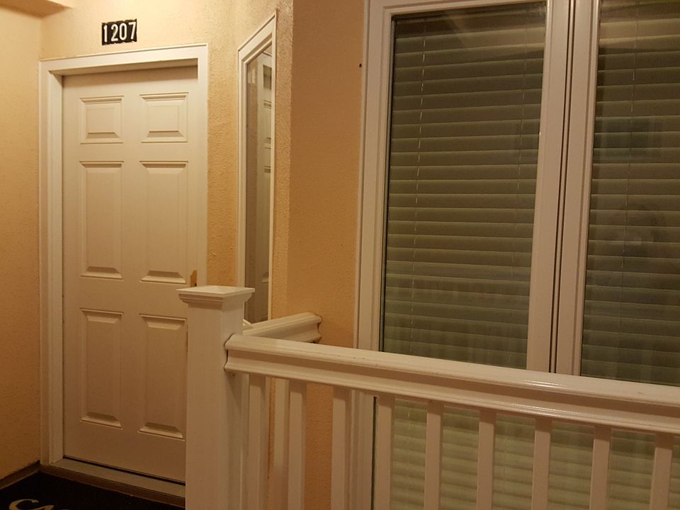 2nd Floor Walkway to Front Door