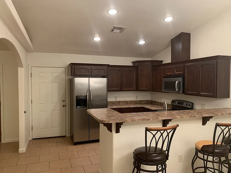1368 E Babbitt Ln — Photo 10