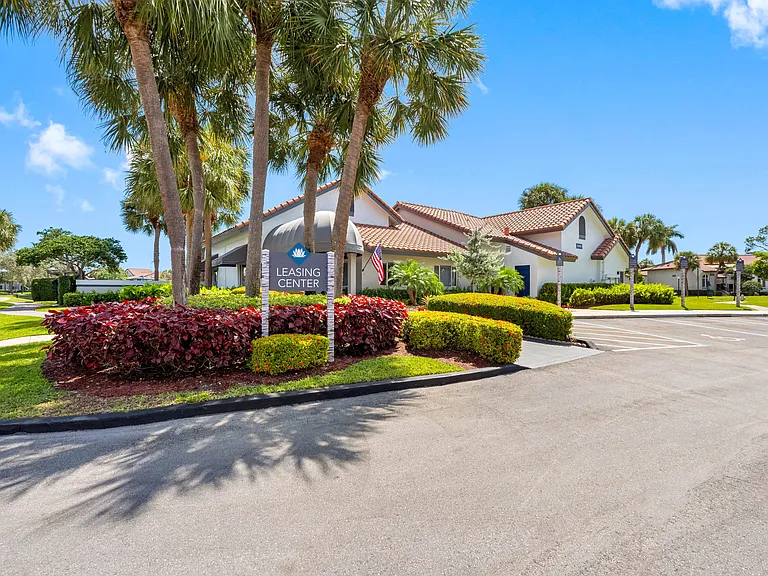 Boca Arbor Club Apartments — Photo 54