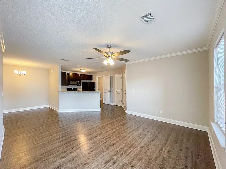 Wyngrove Apartments — Photo 36