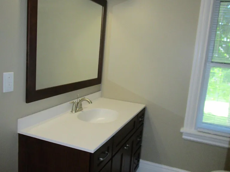 353 Alexander St — Photo 14