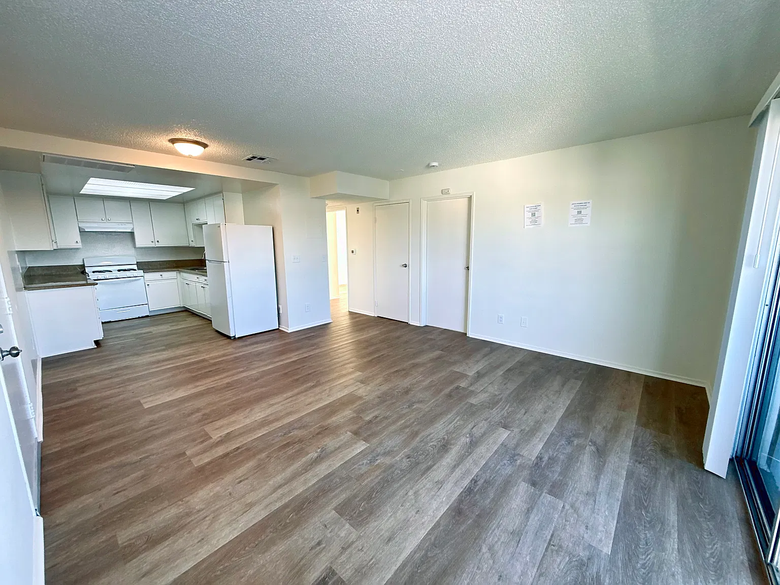 2 bed, 1000 sqft, $2,395 — Photo 2