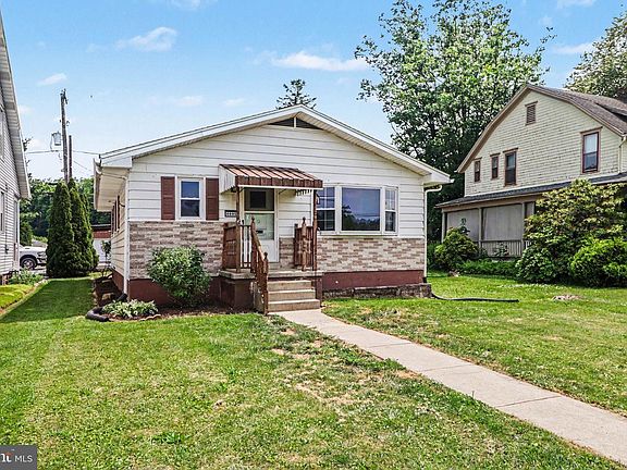 2nd image of 4605 Derry St